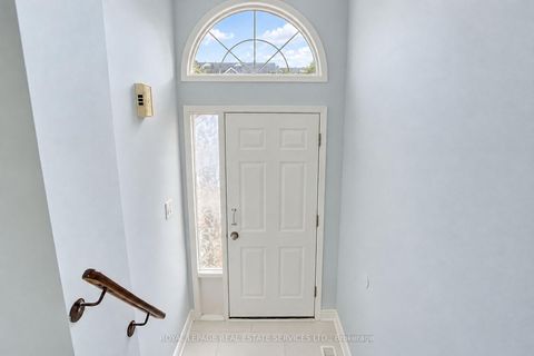 Photo 2 at 10 - 10 Reidmount Avenue, Malvern West, Toronto
