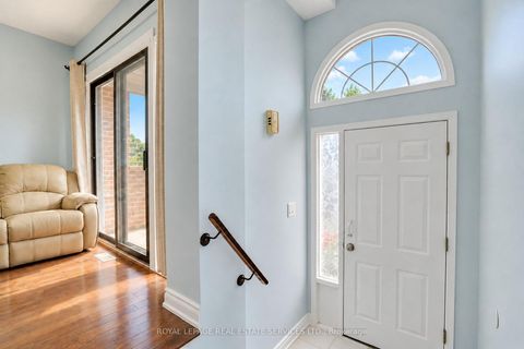 Photo 3 at 10 - 10 Reidmount Avenue, Malvern West, Toronto