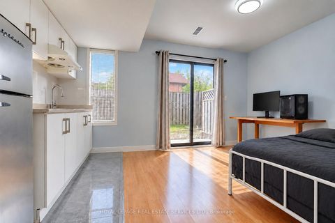 Photo 33 at 10 - 10 Reidmount Avenue, Malvern West, Toronto