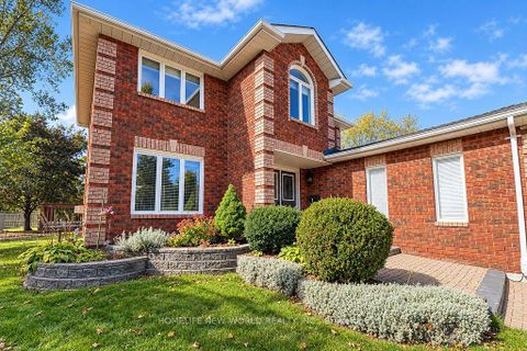 Photo 2 at 26 Warner Road, Holly, Barrie