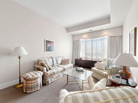 Photo 3 at 401 - 562 Eglinton Avenue E, Mount Pleasant East, Toronto