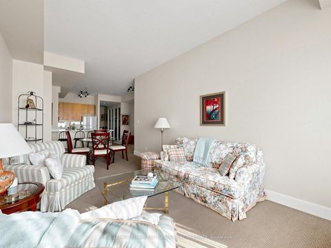Photo 5 at 401 - 562 Eglinton Avenue E, Mount Pleasant East, Toronto