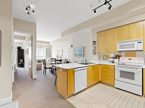 Photo 9 at 401 - 562 Eglinton Avenue E, Mount Pleasant East, Toronto