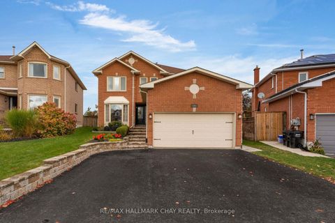 Photo 1 at 35 Grasett Crescent, West Bayfield, Barrie