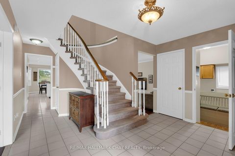 Photo 4 at 35 Grasett Crescent, West Bayfield, Barrie