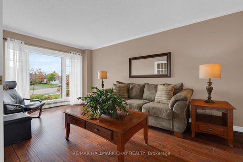 Photo 6 at 35 Grasett Crescent, West Bayfield, Barrie