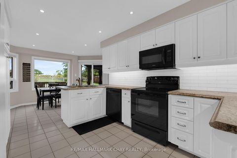 Photo 8 at 35 Grasett Crescent, West Bayfield, Barrie