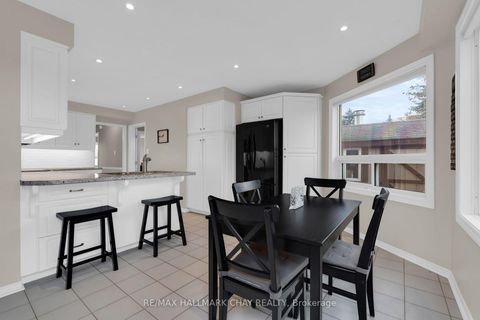 Photo 11 at 35 Grasett Crescent, West Bayfield, Barrie