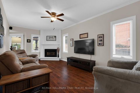 Photo 12 at 35 Grasett Crescent, West Bayfield, Barrie