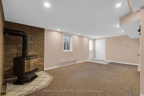 Photo 31 at 35 Grasett Crescent, West Bayfield, Barrie
