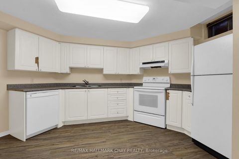 Photo 34 at 35 Grasett Crescent, West Bayfield, Barrie