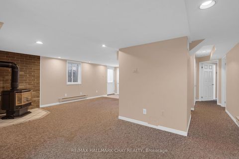 Photo 35 at 35 Grasett Crescent, West Bayfield, Barrie