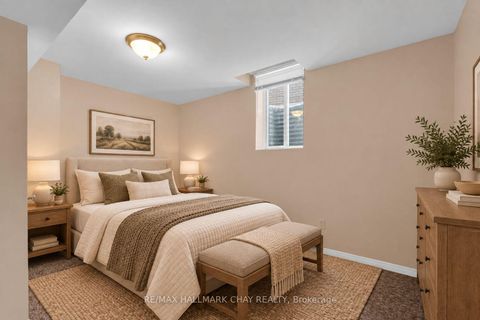 Photo 36 at 35 Grasett Crescent, West Bayfield, Barrie