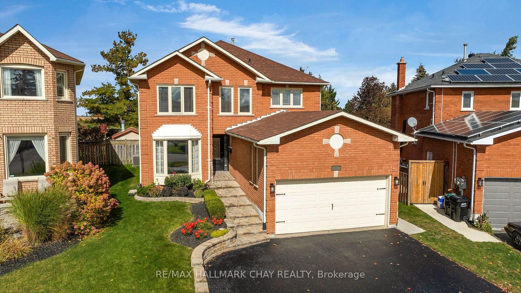 35 Grasett Crescent, West Bayfield, Barrie photo number 2