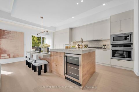 Photo 7 at 323 Winnifred Drive, Keswick South, Georgina