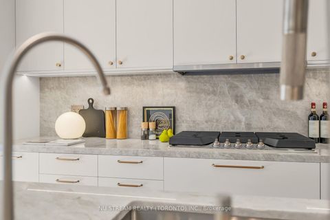 Photo 11 at 323 Winnifred Drive, Keswick South, Georgina
