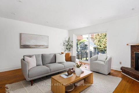 Photo 4 at 256 Erskine Avenue, Mount Pleasant East, Toronto