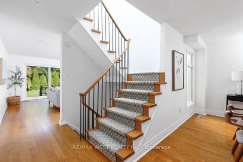 Photo 5 at 256 Erskine Avenue, Mount Pleasant East, Toronto