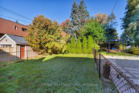 Photo 14 at 256 Erskine Avenue, Mount Pleasant East, Toronto