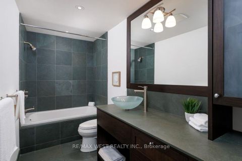Photo 24 at 256 Erskine Avenue, Mount Pleasant East, Toronto