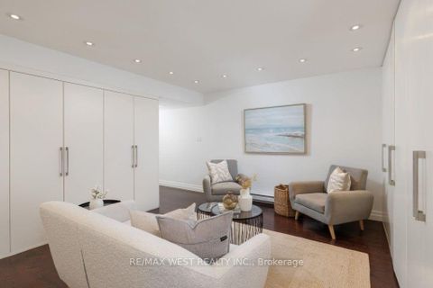 Photo 27 at 256 Erskine Avenue, Mount Pleasant East, Toronto