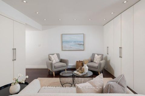 Photo 28 at 256 Erskine Avenue, Mount Pleasant East, Toronto