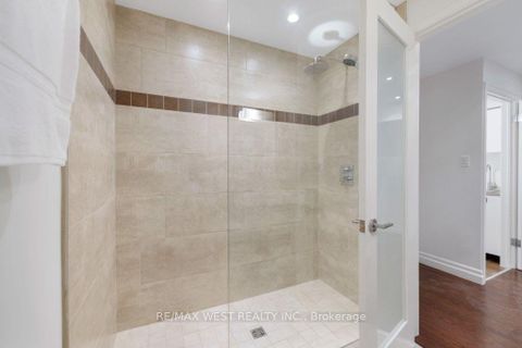 Photo 30 at 256 Erskine Avenue, Mount Pleasant East, Toronto