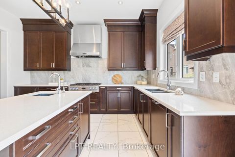 Photo 14 at 90 Keatley Drive, Patterson, Vaughan