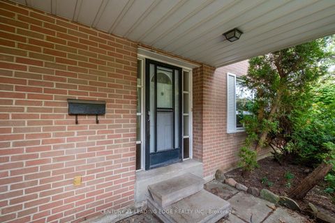 Photo 1 at 18 Kentish Crescent, Malvern West, Toronto
