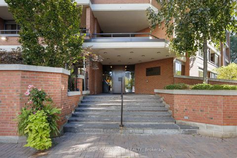 Photo 2 at 410 - 349 St Clair Avenue W, Casa Loma, Toronto