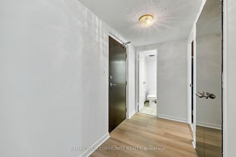 Photo 5 at 410 - 349 St Clair Avenue W, Casa Loma, Toronto