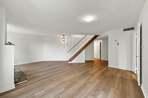 Photo 7 at 410 - 349 St Clair Avenue W, Casa Loma, Toronto