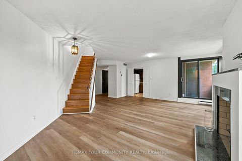 Photo 8 at 410 - 349 St Clair Avenue W, Casa Loma, Toronto