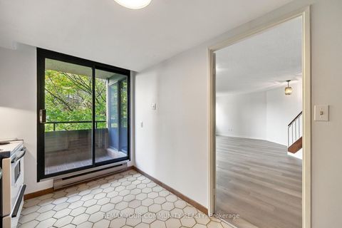 Photo 9 at 410 - 349 St Clair Avenue W, Casa Loma, Toronto