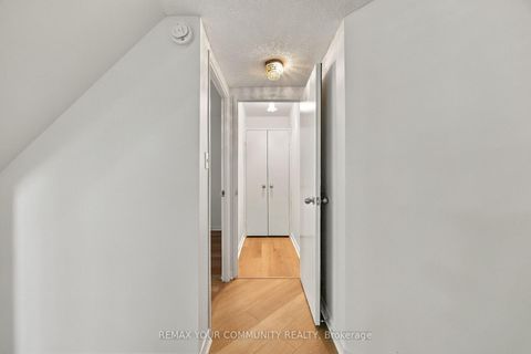 Photo 13 at 410 - 349 St Clair Avenue W, Casa Loma, Toronto