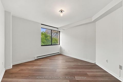 Photo 19 at 410 - 349 St Clair Avenue W, Casa Loma, Toronto