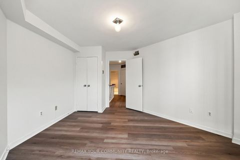 Photo 20 at 410 - 349 St Clair Avenue W, Casa Loma, Toronto