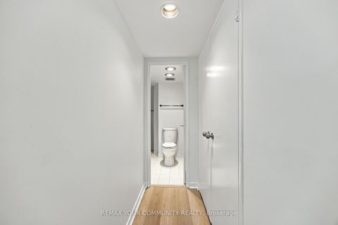 Photo 24 at 410 - 349 St Clair Avenue W, Casa Loma, Toronto