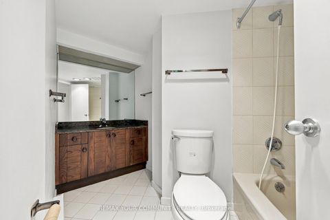 Photo 25 at 410 - 349 St Clair Avenue W, Casa Loma, Toronto
