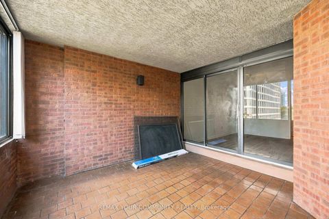 Photo 30 at 410 - 349 St Clair Avenue W, Casa Loma, Toronto