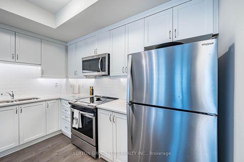 Photo 5 at 245 - 19 Applewood Lane, Etobicoke West Mall, Toronto