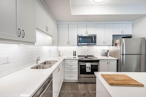 Photo 8 at 245 - 19 Applewood Lane, Etobicoke West Mall, Toronto