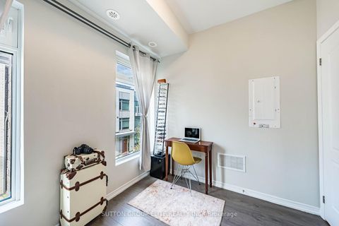 Photo 16 at 245 - 19 Applewood Lane, Etobicoke West Mall, Toronto