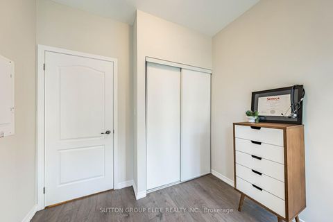 Photo 17 at 245 - 19 Applewood Lane, Etobicoke West Mall, Toronto
