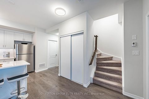 Photo 18 at 245 - 19 Applewood Lane, Etobicoke West Mall, Toronto