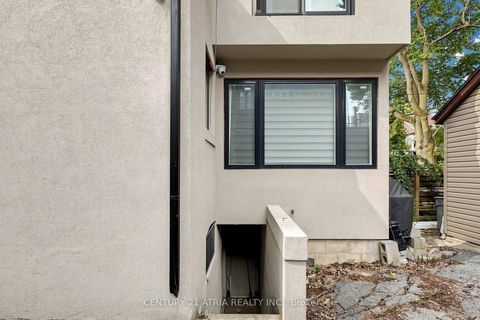 Photo 39 at 5 Bertmount Avenue, South Riverdale, Toronto