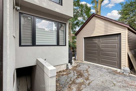 Photo 42 at 5 Bertmount Avenue, South Riverdale, Toronto
