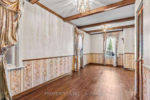 Photo 6 at 16 Warren Crescent, Lambton Baby Point, Toronto