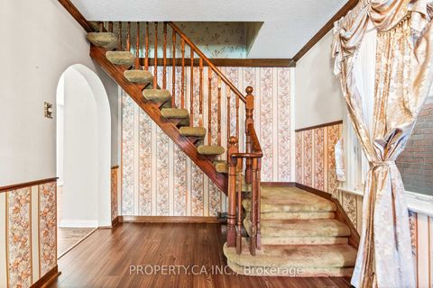 Photo 14 at 16 Warren Crescent, Lambton Baby Point, Toronto