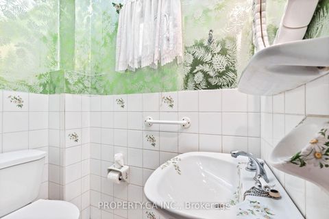 Photo 15 at 16 Warren Crescent, Lambton Baby Point, Toronto